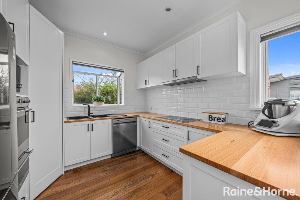 63 Clarence St, Bellerive, TAS 7018