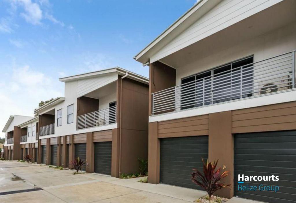 2/3 Michigan Dr, Oxenford, QLD 4210