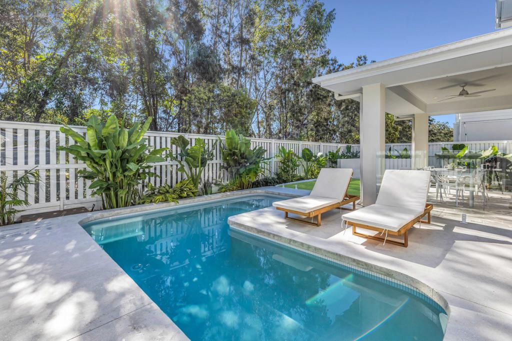 18 Suncove Ct, Burleigh Heads, QLD 4220