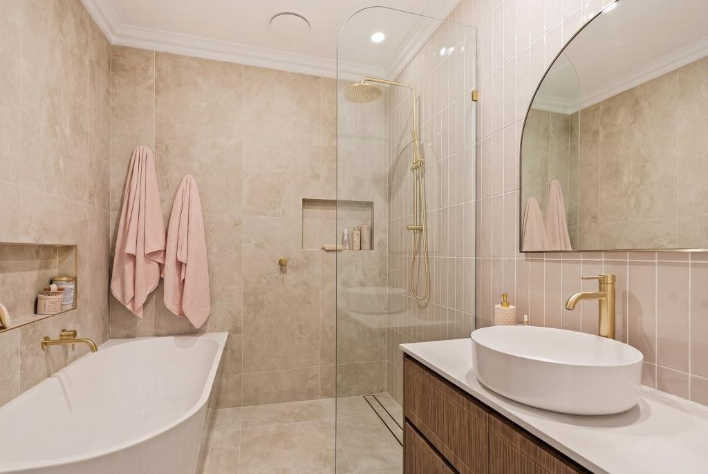1/84 The Esp, Paradise Point, QLD 4216