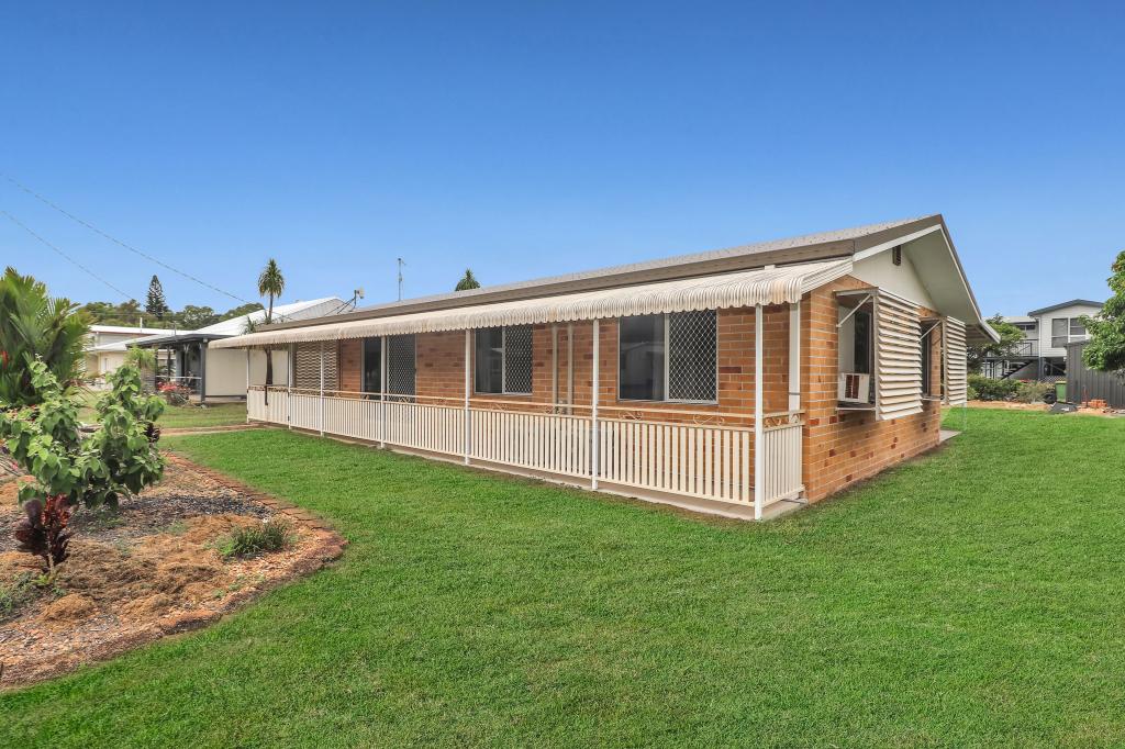 8 Herring St, Taylors Beach, QLD 4850