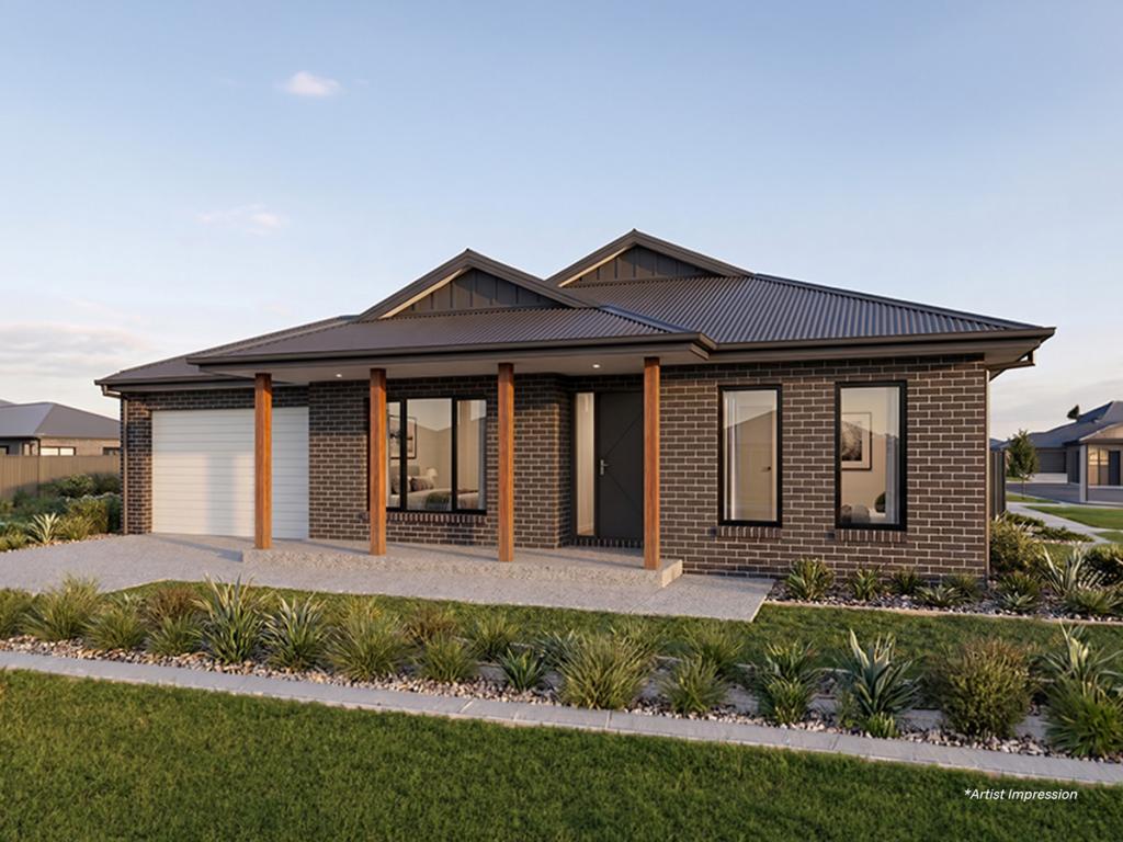 2/23 HILLCREST RD, DROUIN, VIC 3818