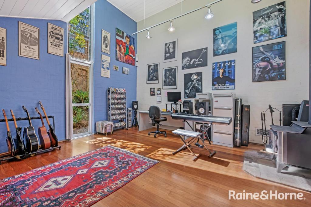 18 MINNAMURRA PL, PYMBLE, NSW 2073