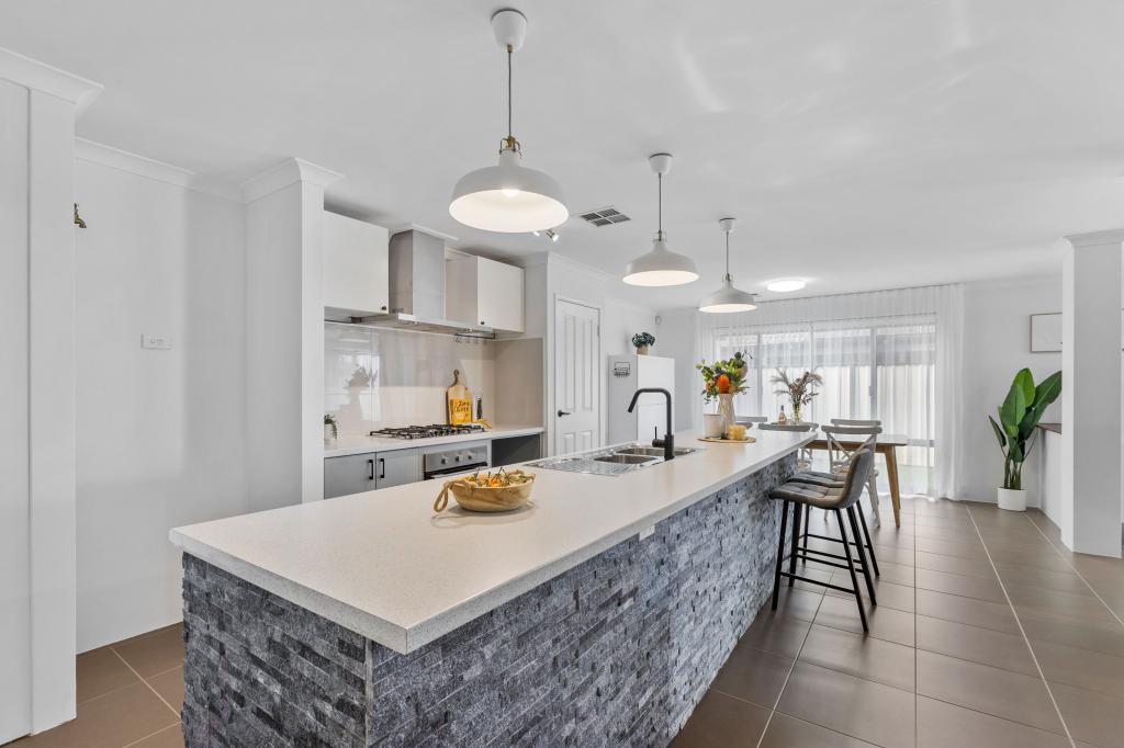 112 LIBERTY DR, CLARKSON, WA 6030