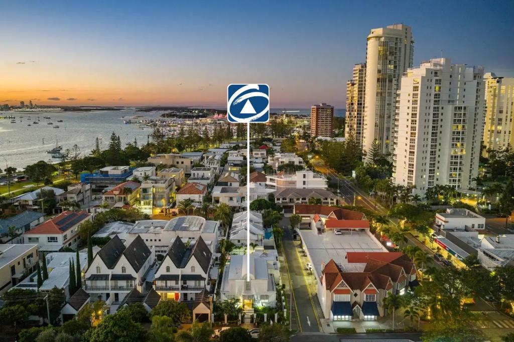 1/33 Peak Ave, Main Beach, QLD 4217