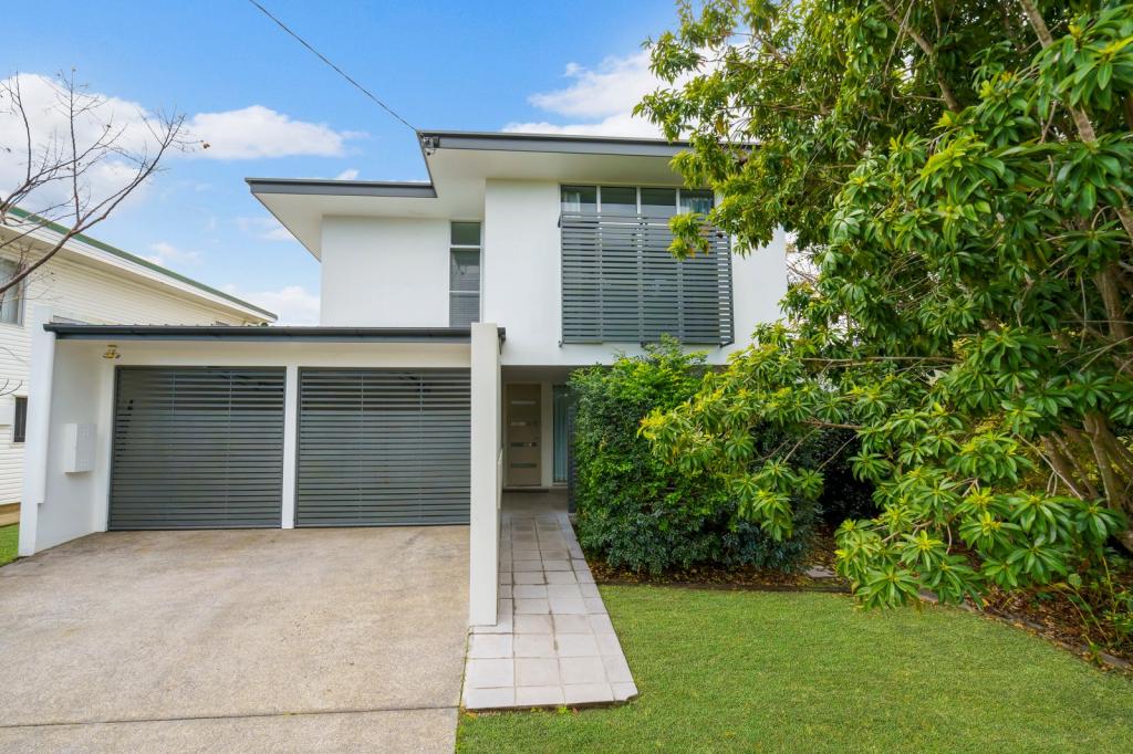54 Ormonde Rd, Yeronga, QLD 4104