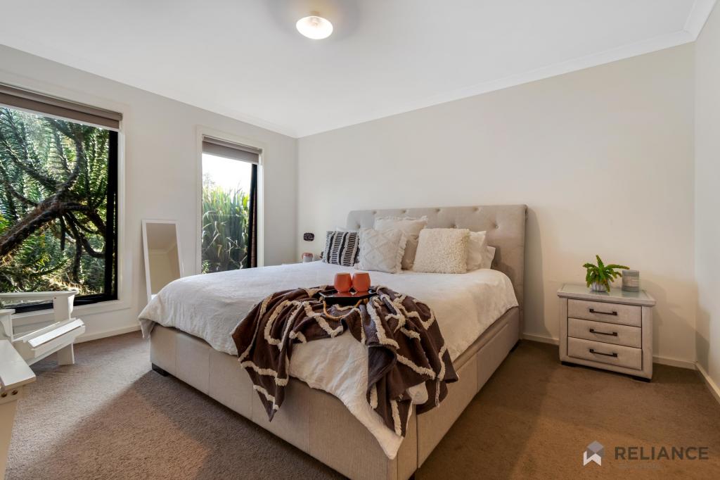 35 COOLOONGUP CRES, HARKNESS, VIC 3337