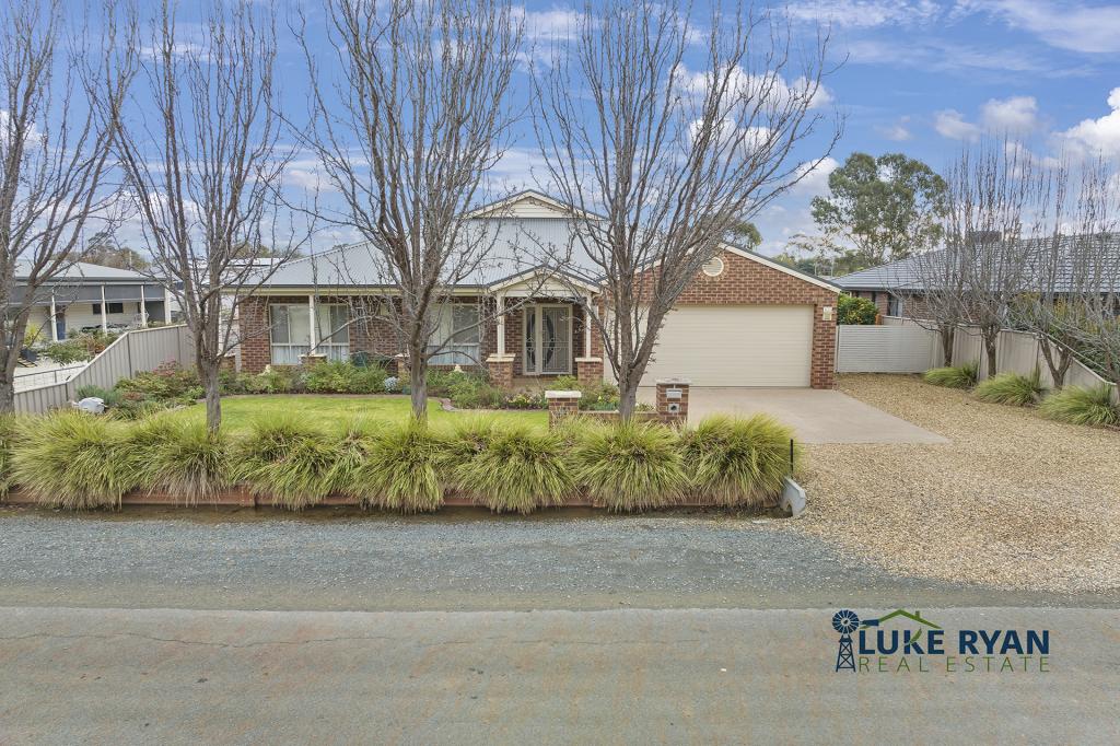 44 Cohen St, Rochester, VIC 3561