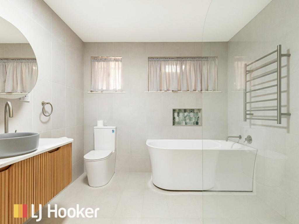 21 KINARRA ST, SOUTH TAMWORTH, NSW 2340