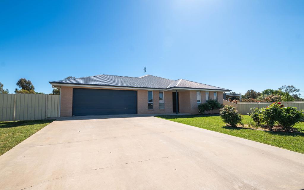8 YASMINE CT, FORBES, NSW 2871