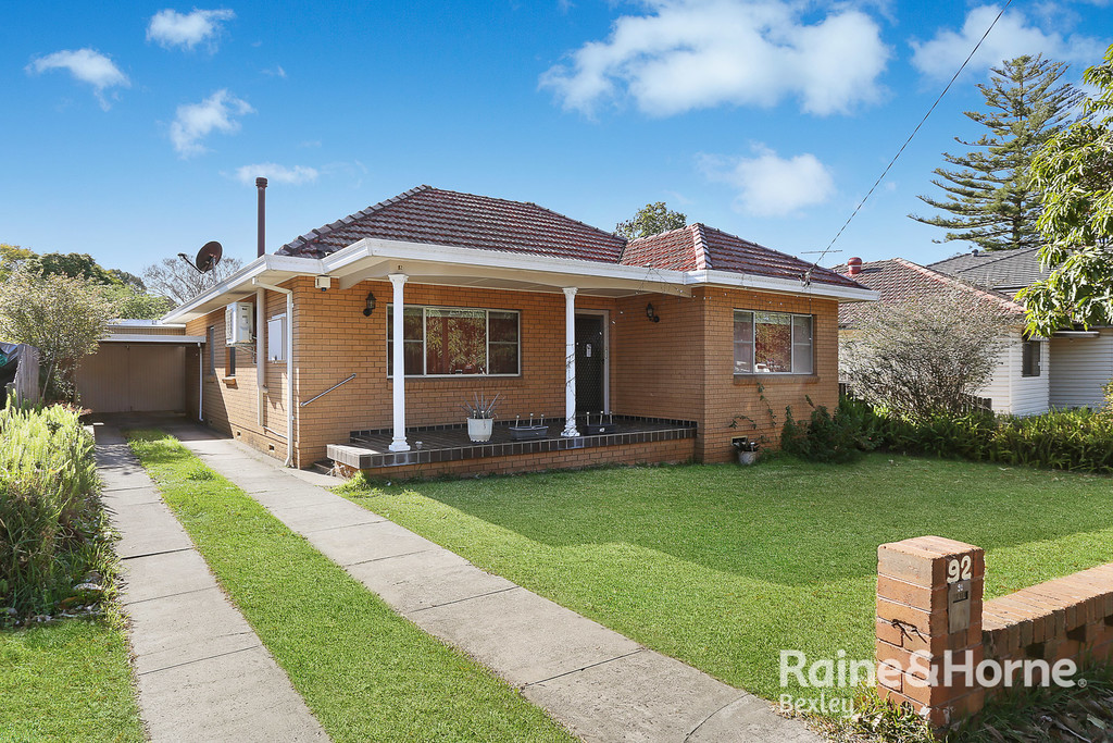 92 Stoddart St, Roselands, NSW 2196
