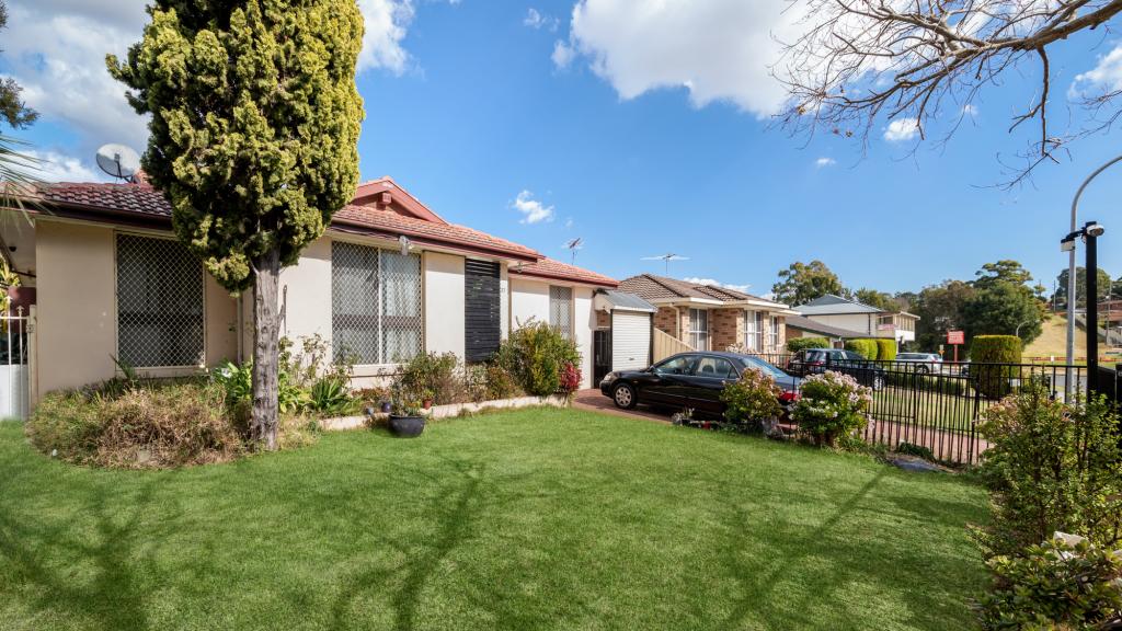 27 Fitzgibbon Lane, Rosemeadow, NSW 2560