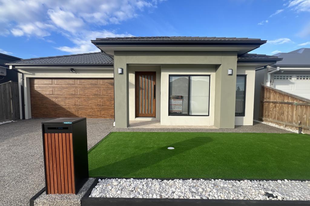 17 Copal St, Mambourin, VIC 3024