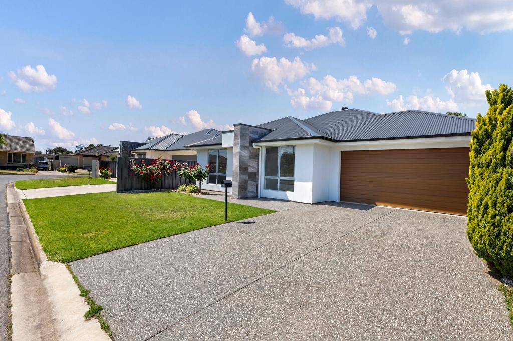 4a Shamrock Pl, Salisbury Downs, SA 5108