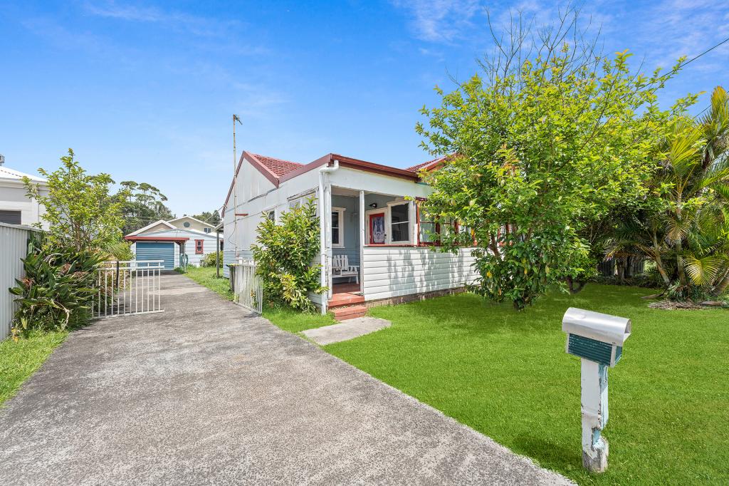 17 GODOLPHIN ST, BULLI, NSW 2516