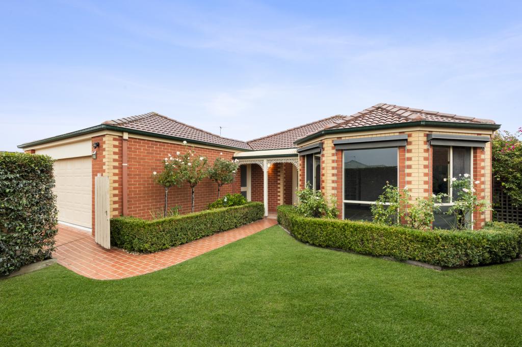 21 Amarina Cres, Grovedale, VIC 3216