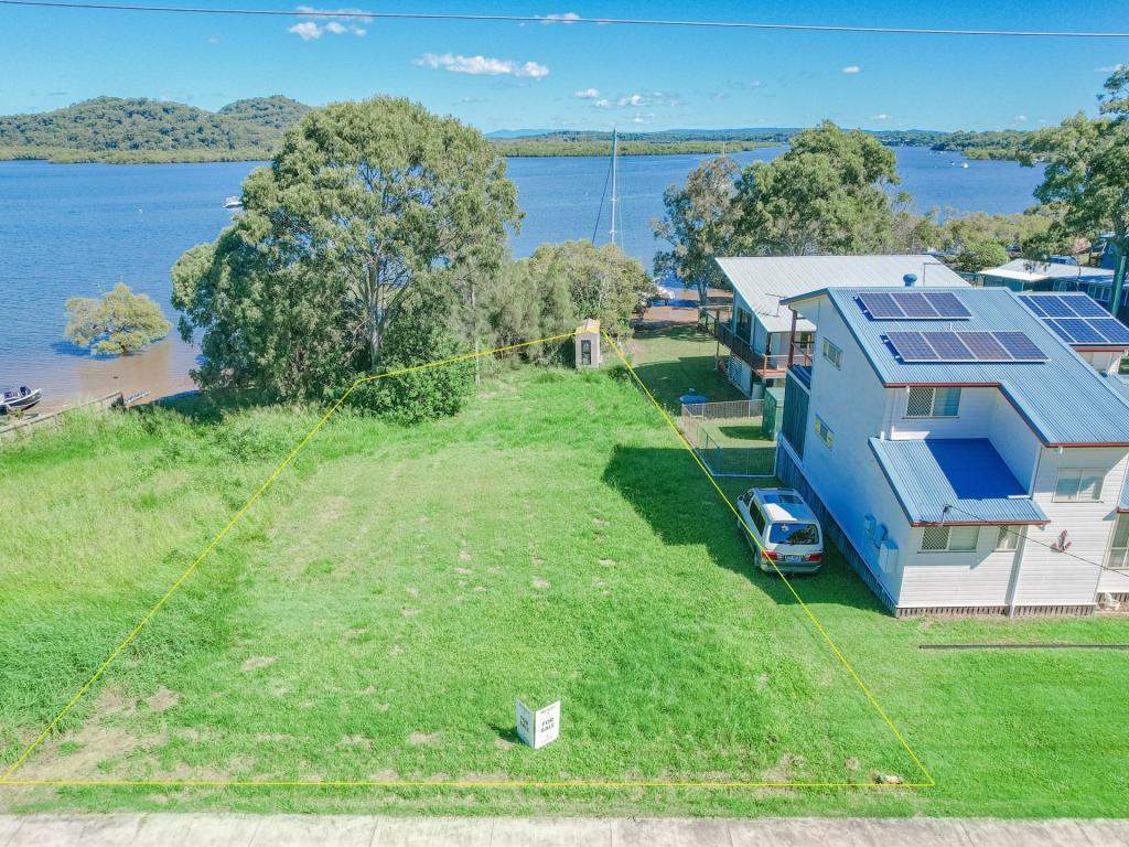 132 Canaipa Point Dr, Russell Island, QLD 4184