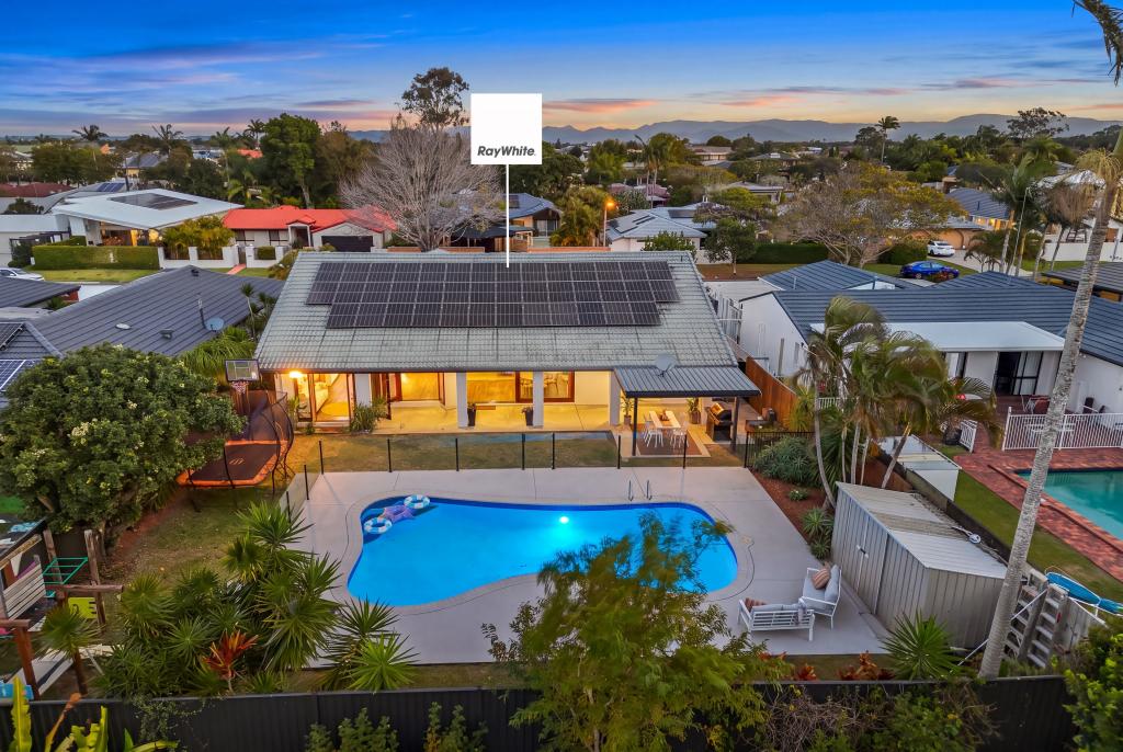 13 Inveray Ave, Benowa, QLD 4217