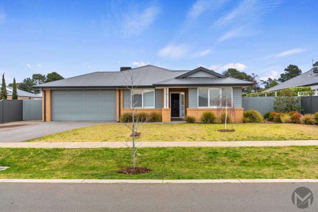 14 Maple Dr, Romsey, VIC 3434