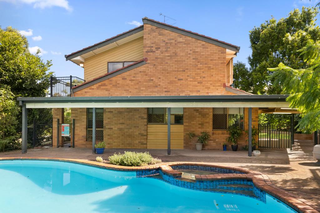 25 Freesia St, Macgregor, QLD 4109