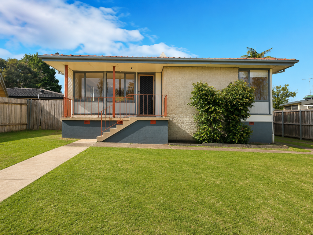 9 Riverside Dr, Airds, NSW 2560