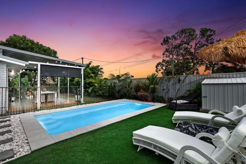 30 Caringa St, Urangan, QLD 4655