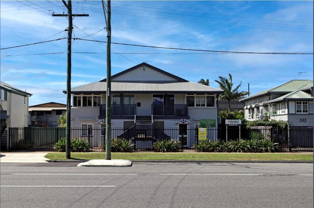 2/204-206 Mcleod St, Cairns North, QLD 4870