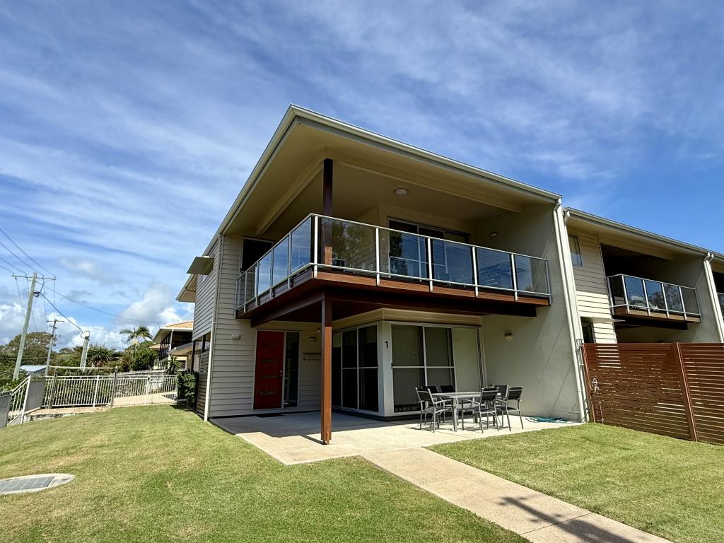Unit/1/17 Barramundi Drive St, Woodgate, QLD 4660