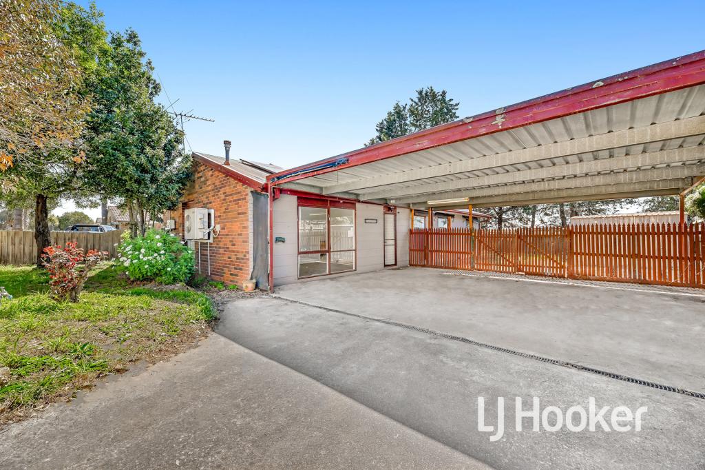 65 Willow Dr, Hampton Park, VIC 3976