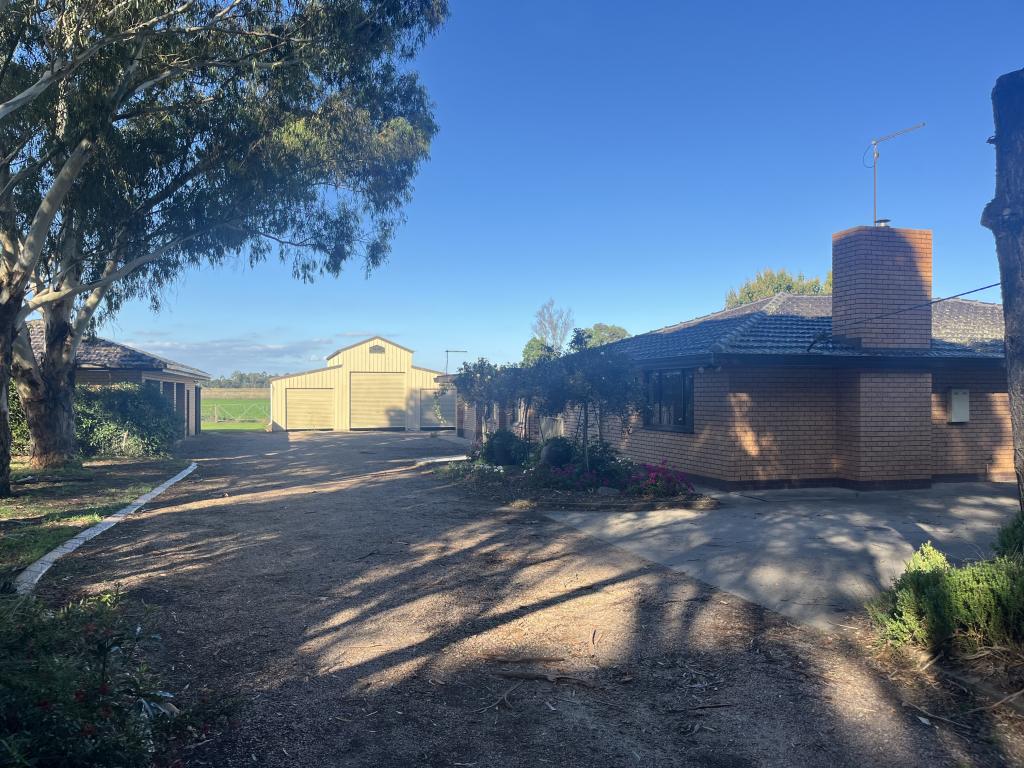 79 Sale Rd, Maffra, VIC 3860