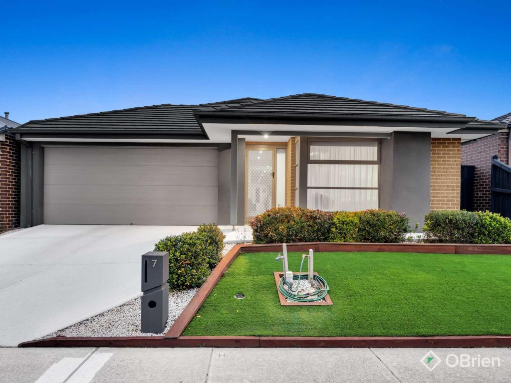 7 Rathdowne St, Cranbourne West, VIC 3977