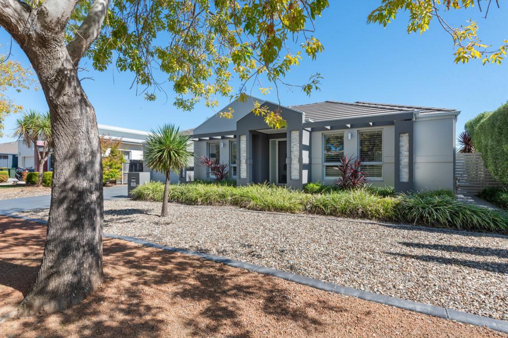 8 Roxburgh St, Franklin, ACT 2913