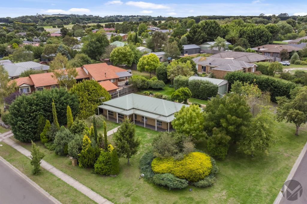 26 Robb Dr, Romsey, VIC 3434