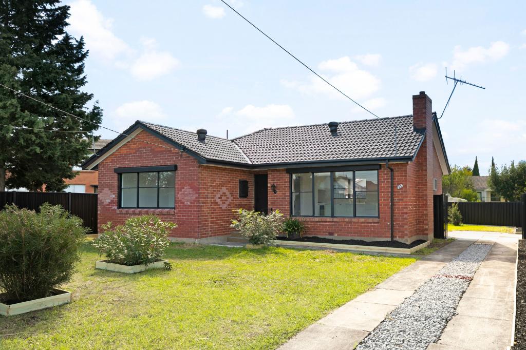 35 Rosedale Cres, Dallas, VIC 3047