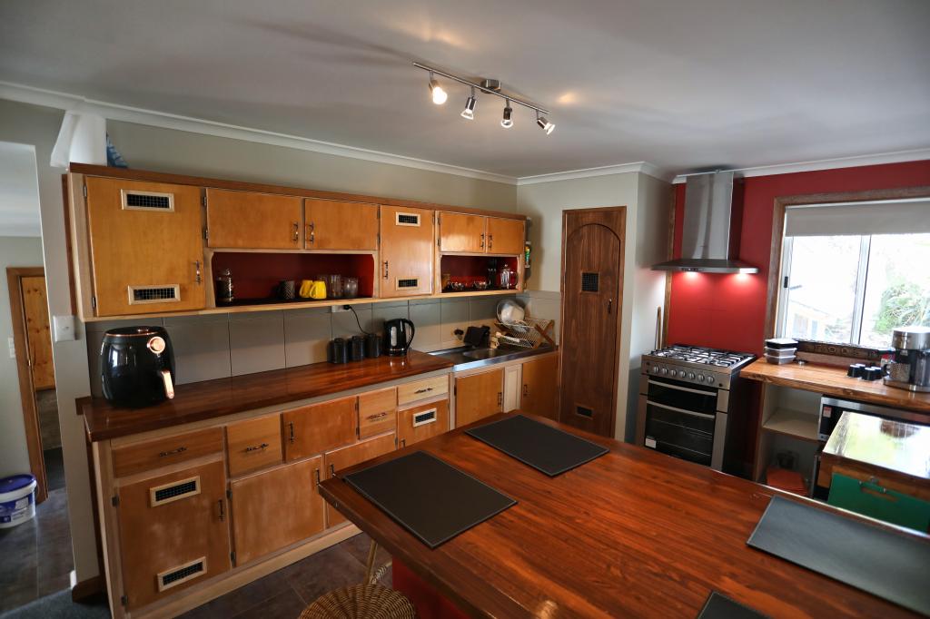 18 Main St, Currie, TAS 7256