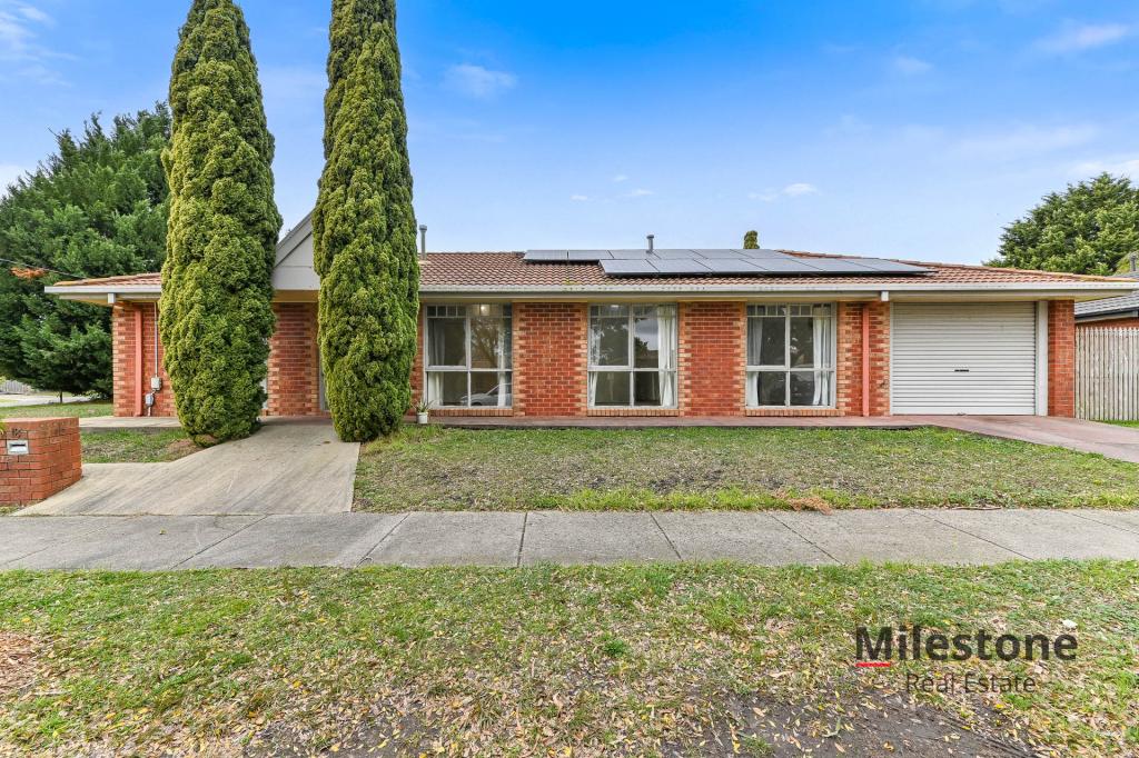 18 Joyce St, Cranbourne West, VIC 3977