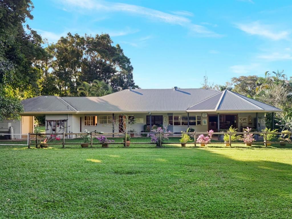 2-4 The Rocks Rd, Redlynch, QLD 4870
