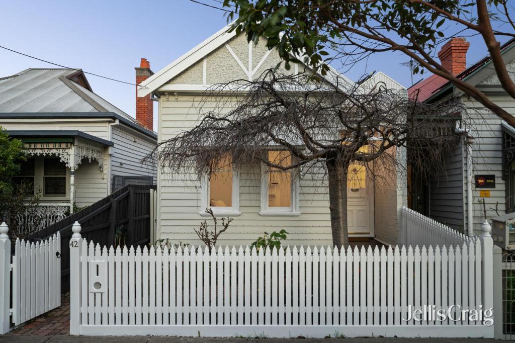 42 MCLACHLAN ST, NORTHCOTE, VIC 3070