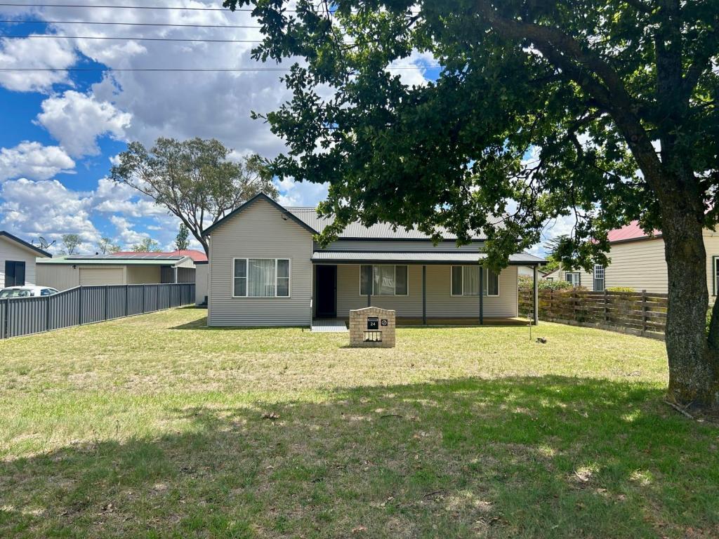 24 Gostwyck St, Uralla, NSW 2358