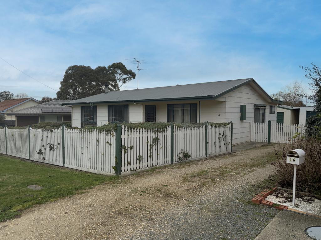 16 Macrae St, East Bairnsdale, VIC 3875