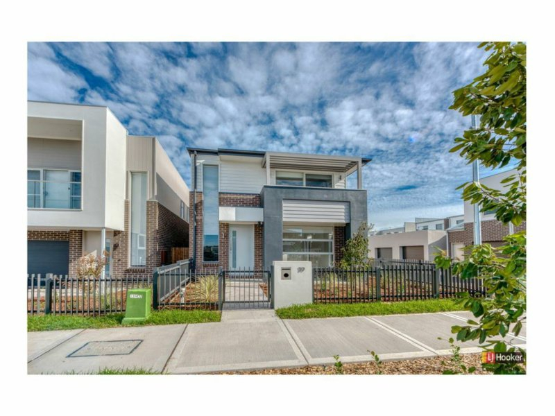 19 Kanooka St, Denham Court, NSW 2565