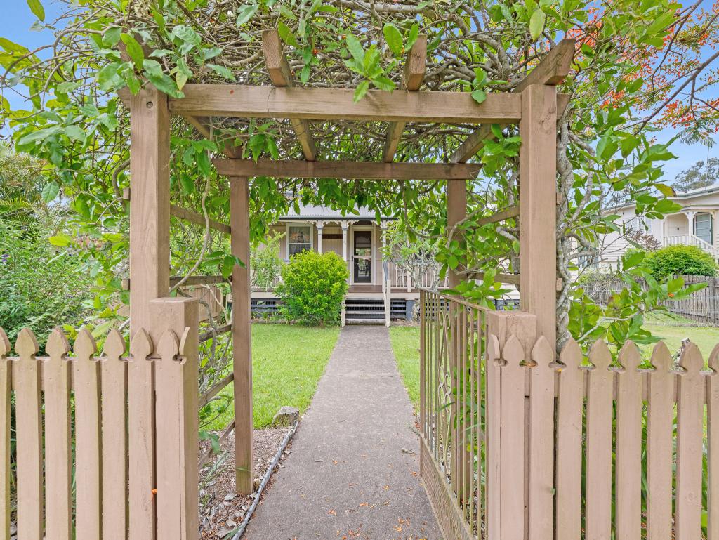 63 WOONGOOL RD, TINANA, QLD 4650