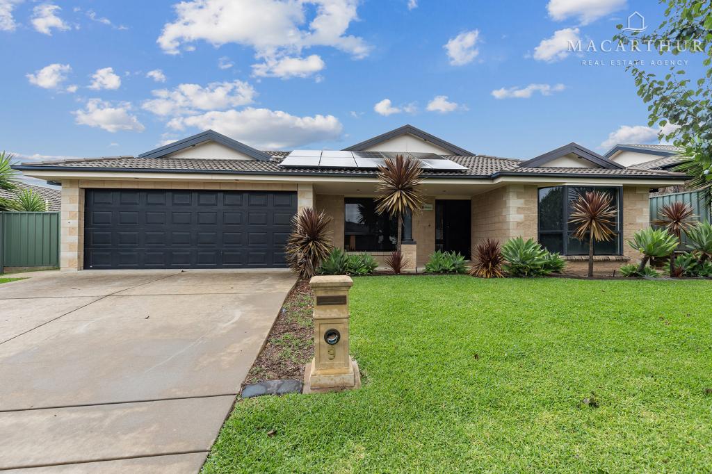 9 Teak Cl, Forest Hill, NSW 2651