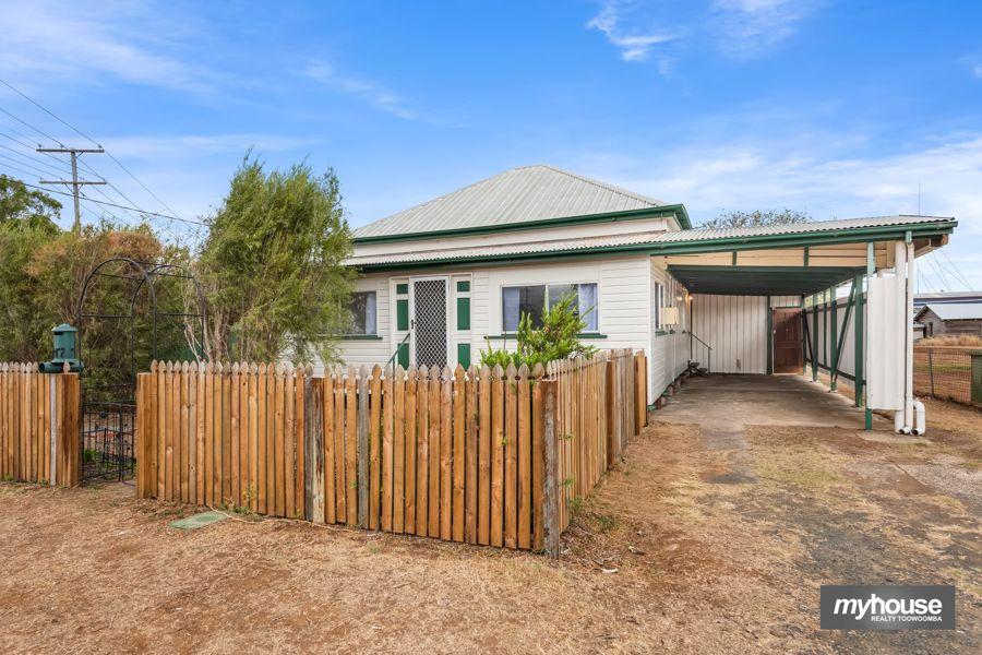 147 Bridge St, Oakey, QLD 4401