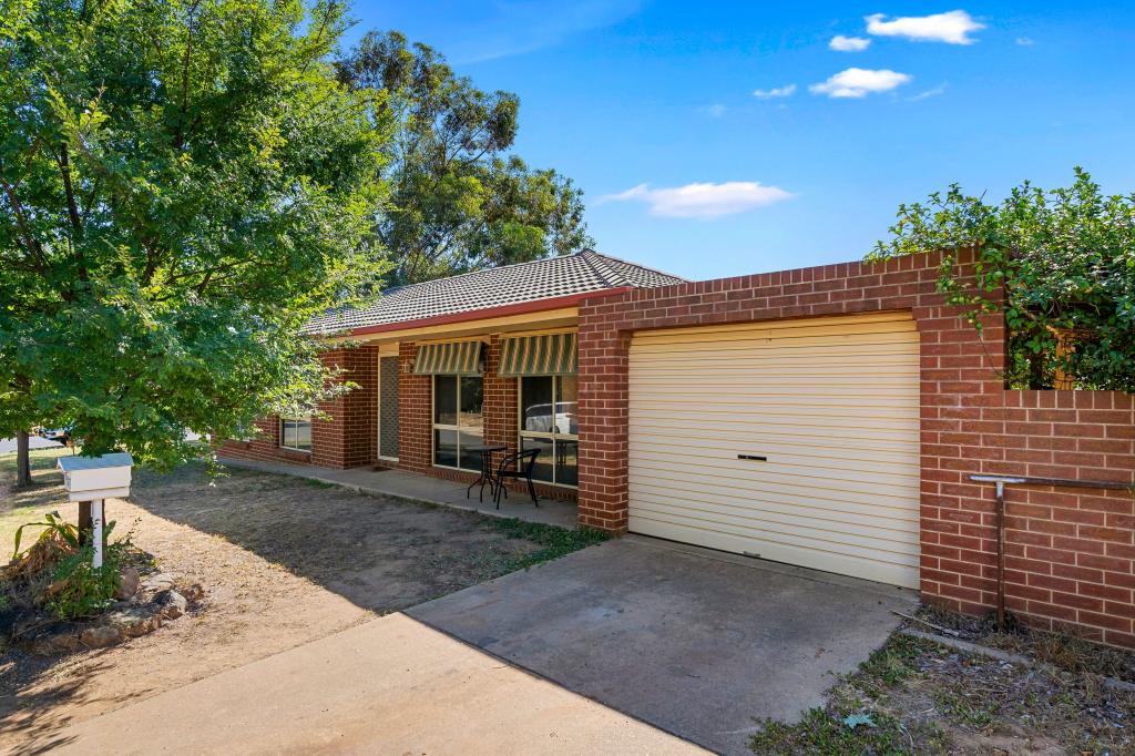 8 O'Connor St, Tolland, NSW 2650