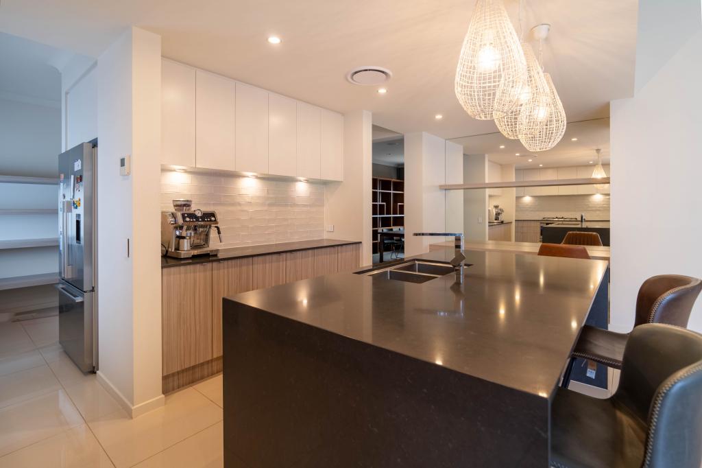 5 Clover Way, Helensvale, QLD 4212