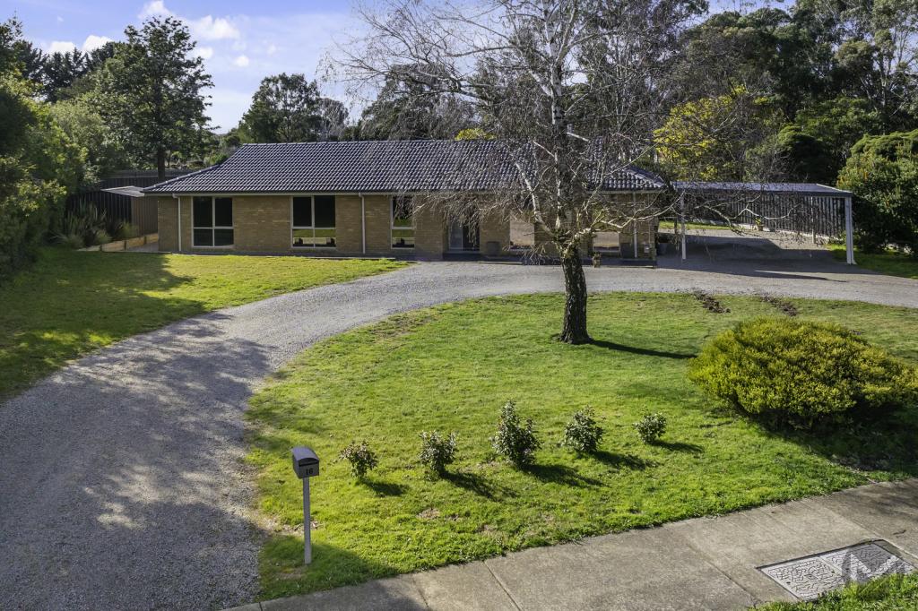 16 Regan Dr, Romsey, VIC 3434