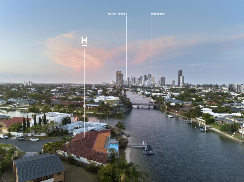 35 Weatherly Ave, Mermaid Waters, QLD 4218