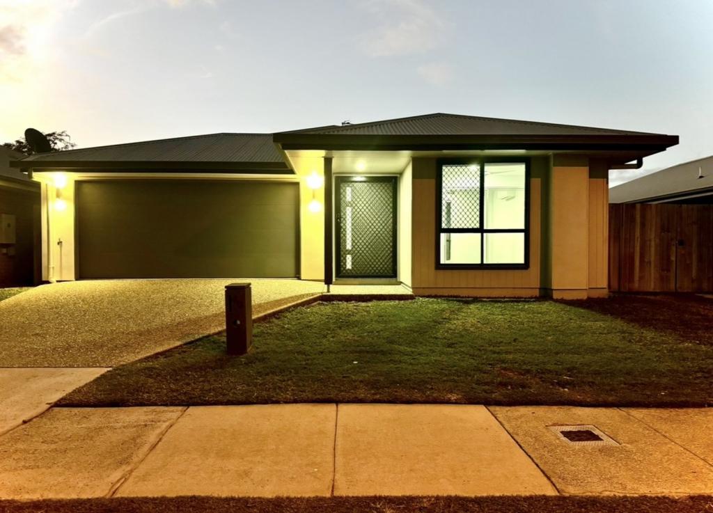40 Bushlark Dr, Moranbah, QLD 4744