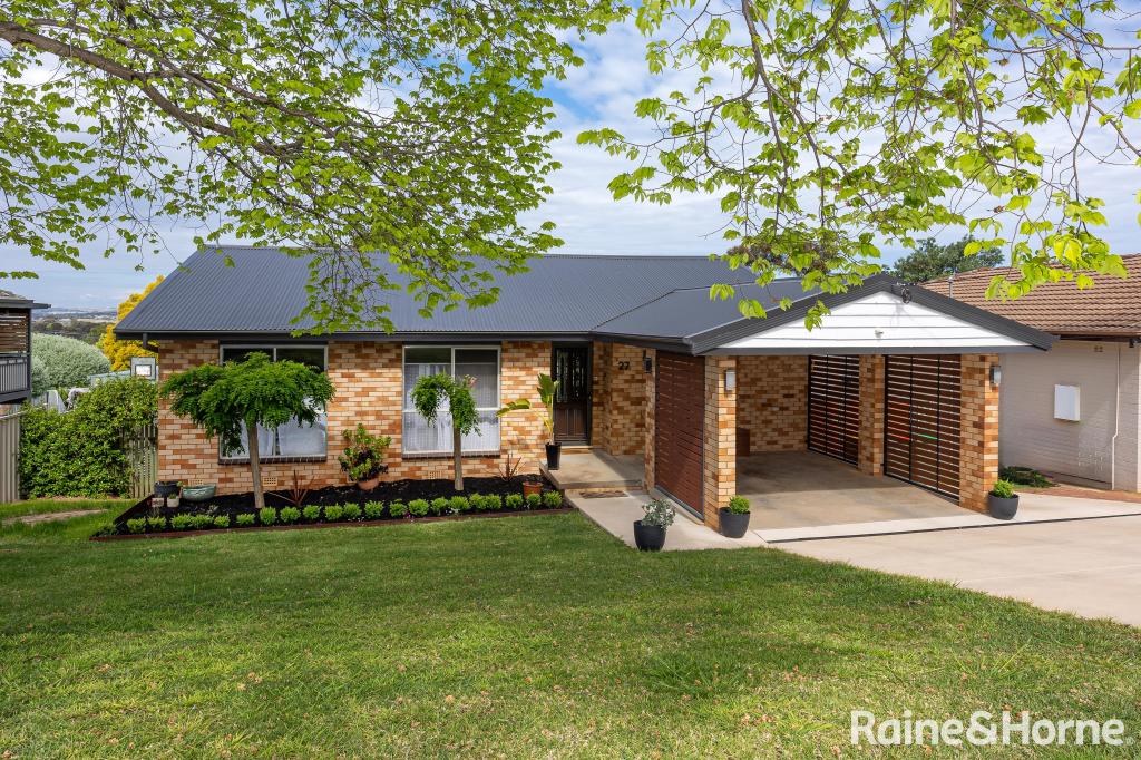 27 PANORAMA ST, KOORINGAL, NSW 2650